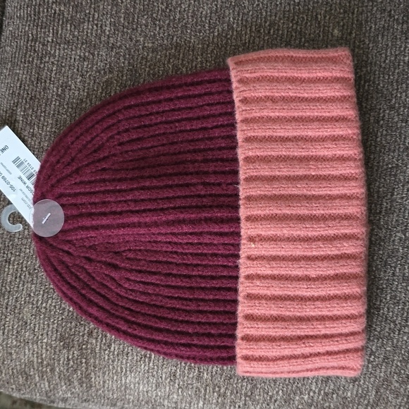 MIXIT BRAND WOMEN'S BURGUNDY & MAUVE STOCKING CAP HAT SIZE ONE SIZE FITS MOST - Picture 5 of 5